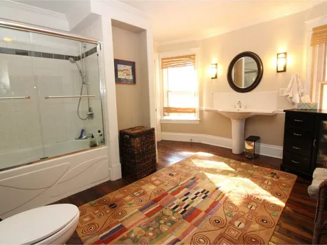 16 Isham Street Burlington VT 05401