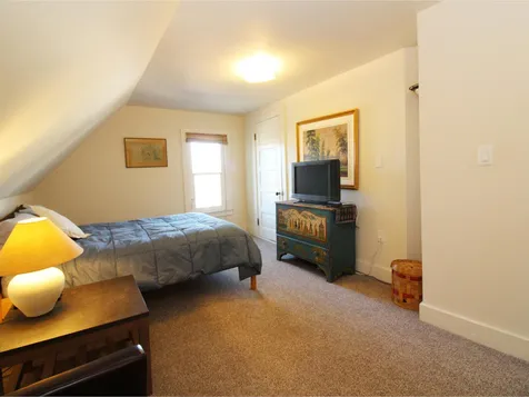 16 Isham Street Burlington VT 05401