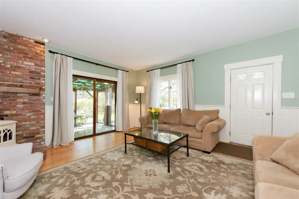 28 Bellamy Road Dover NH 03820
