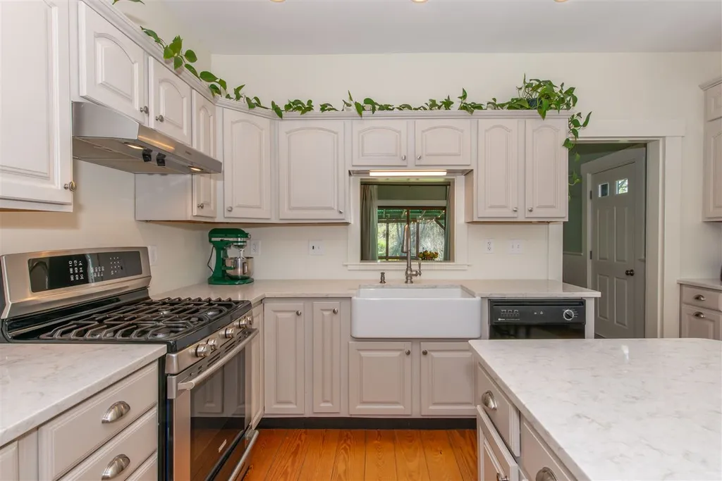 28 Bellamy Road Dover NH 03820