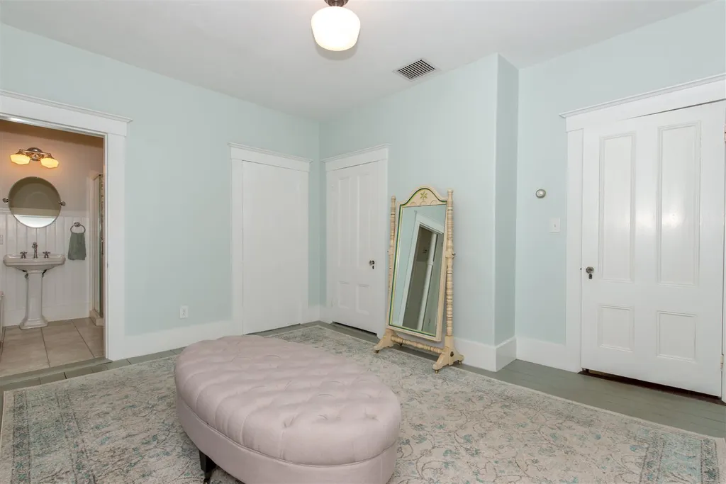 28 Bellamy Road Dover NH 03820