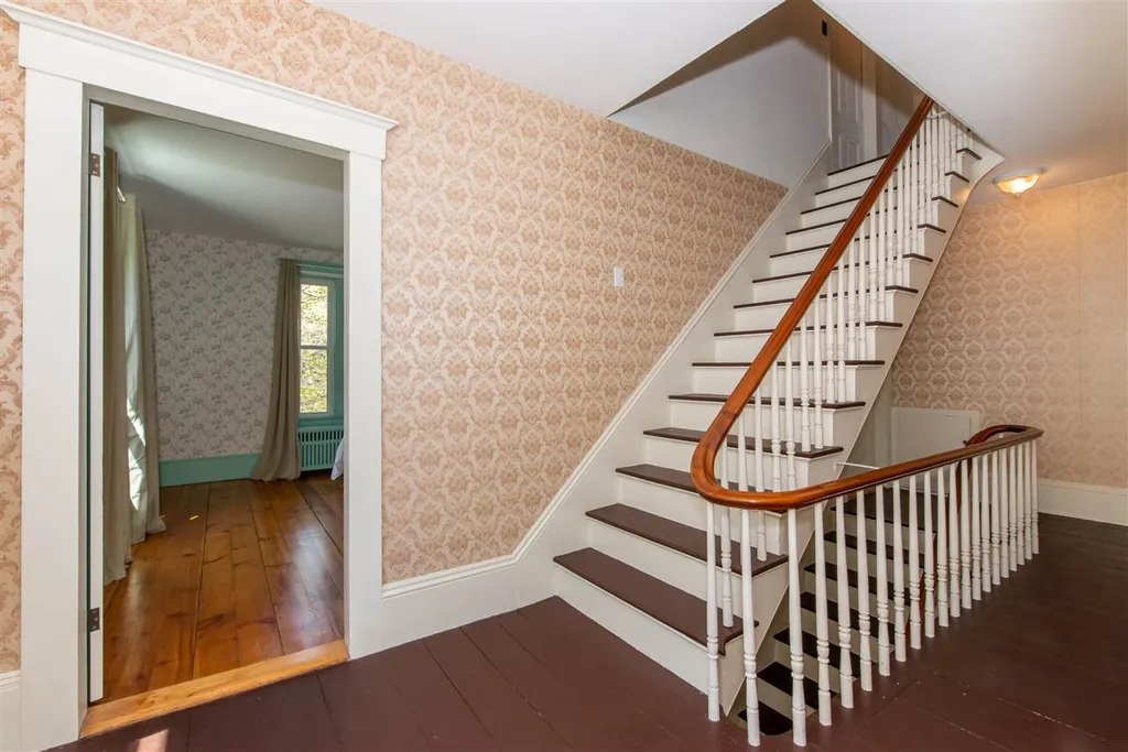 28 Bellamy Road Dover NH 03820