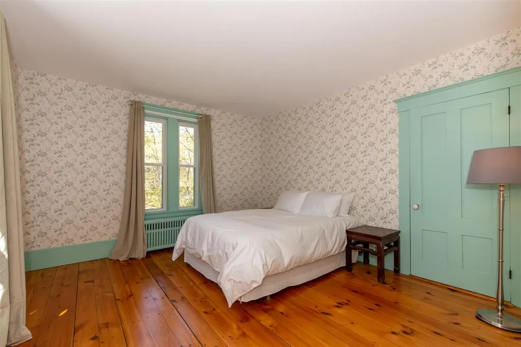 28 Bellamy Road Dover NH 03820