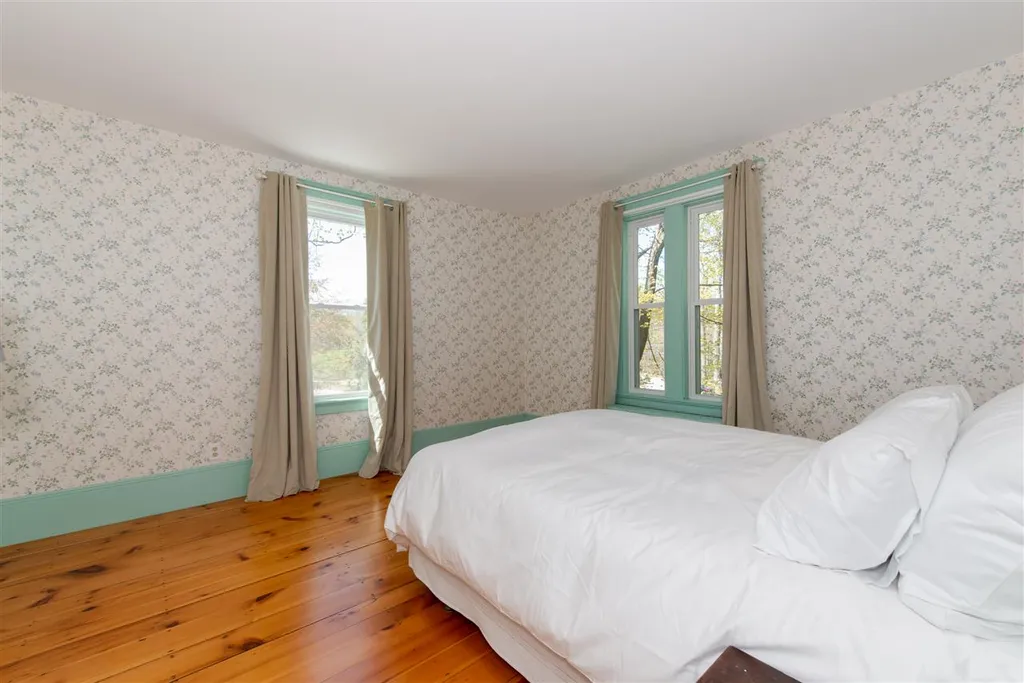 28 Bellamy Road Dover NH 03820