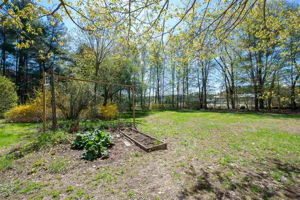 28 Bellamy Road Dover NH 03820