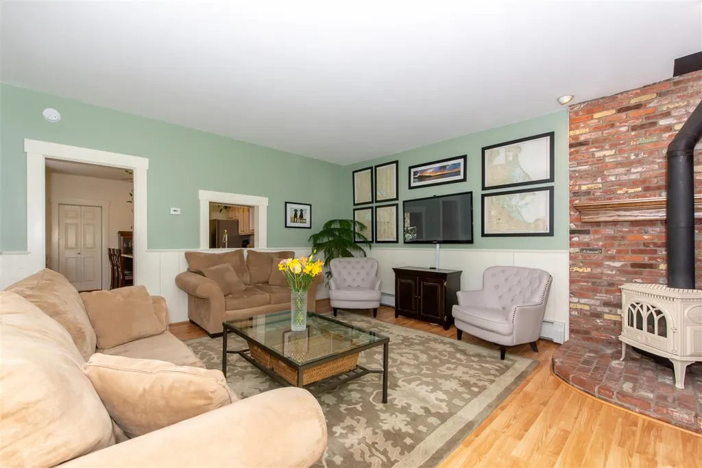 28 Bellamy Road Dover NH 03820