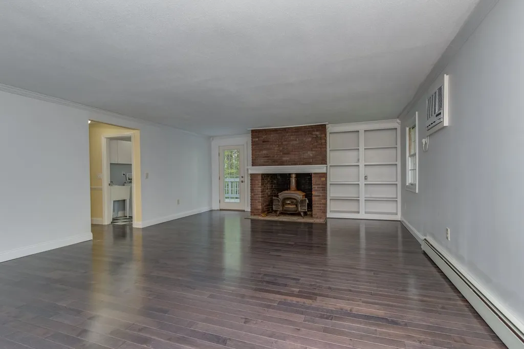 77 Wallace Road Bedford NH 03110