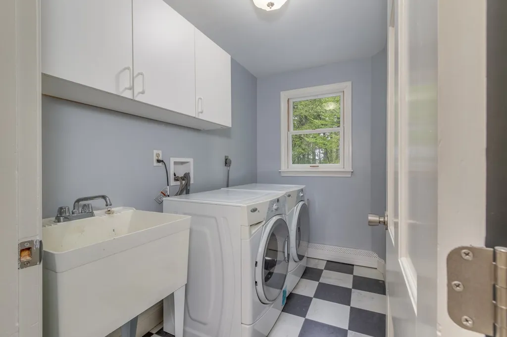 77 Wallace Road Bedford NH 03110