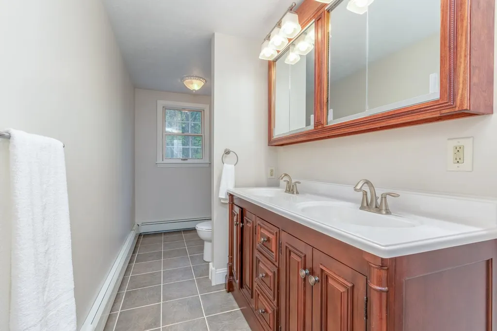77 Wallace Road Bedford NH 03110