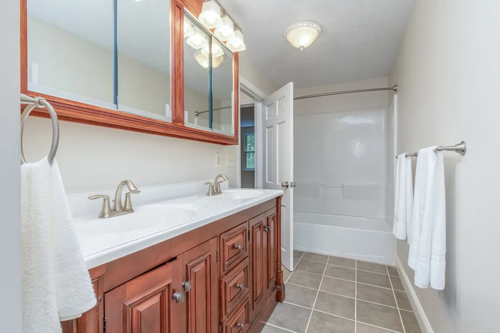 77 Wallace Road Bedford NH 03110