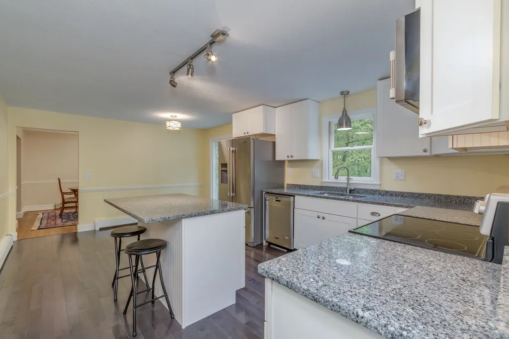 77 Wallace Road Bedford NH 03110