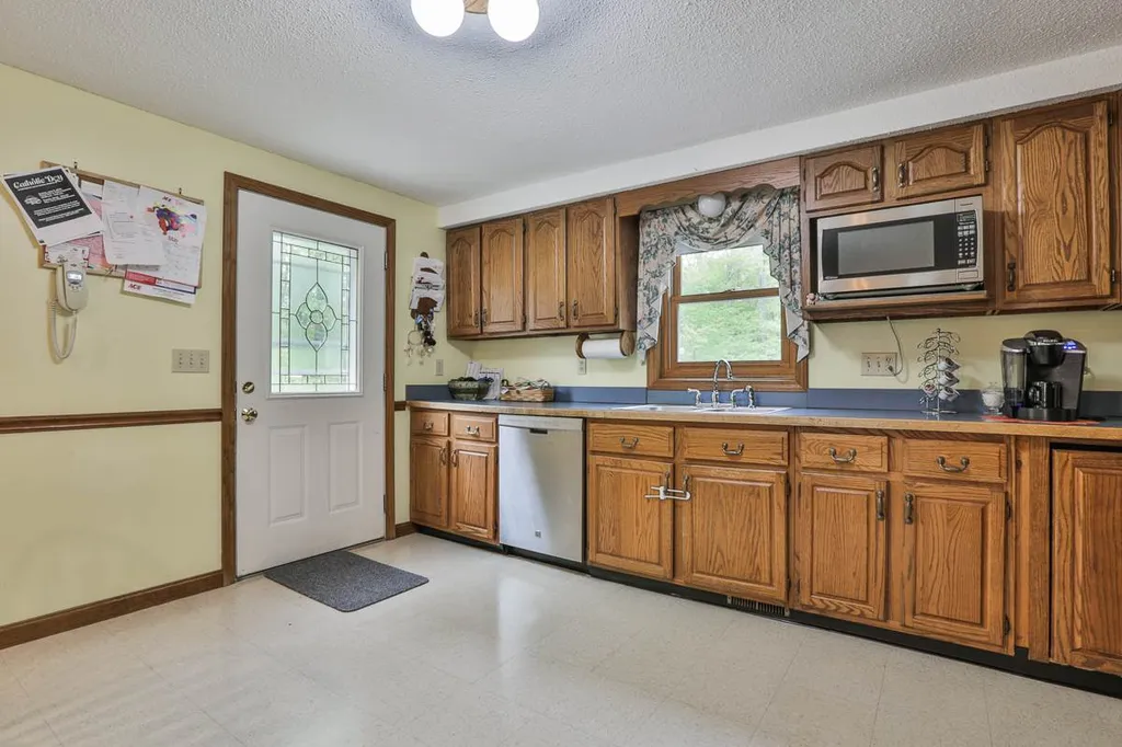 55 Winter Hill Road Goffstown NH 03045