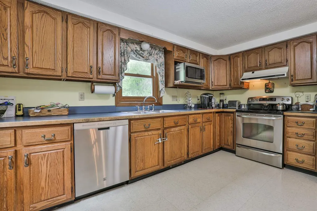 55 Winter Hill Road Goffstown NH 03045