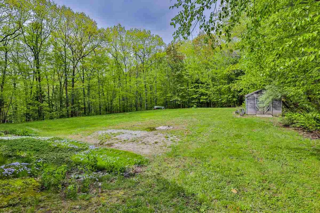 55 Winter Hill Road Goffstown NH 03045