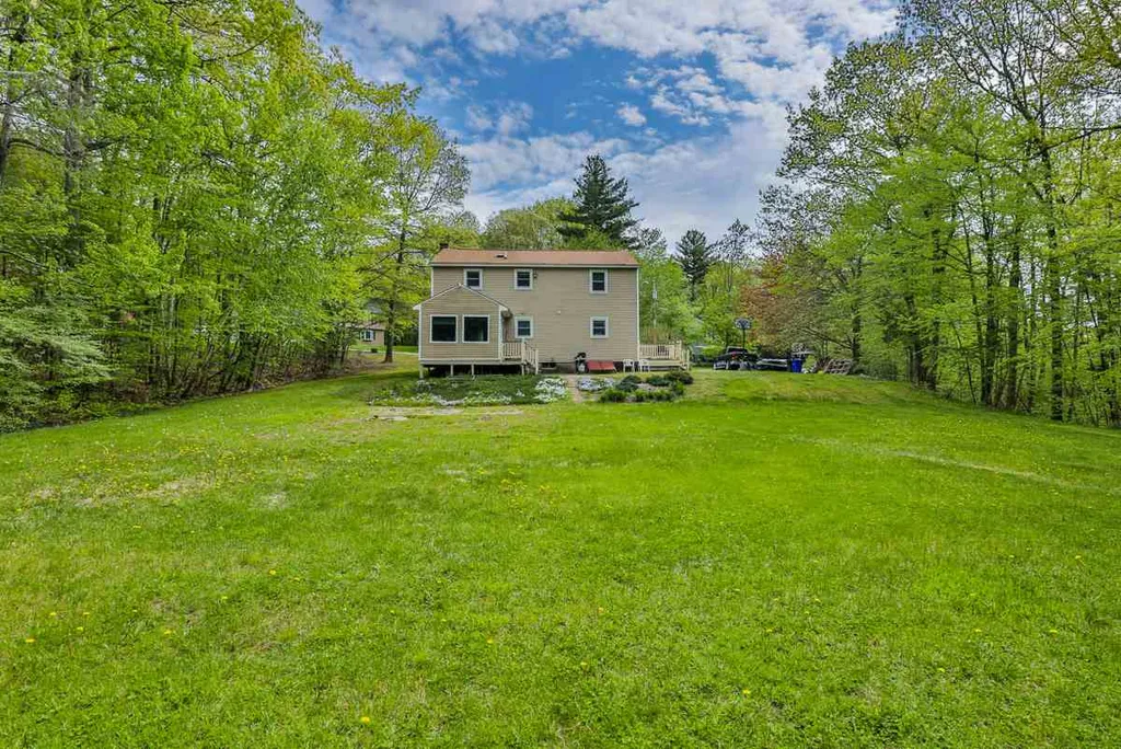 55 Winter Hill Road Goffstown NH 03045