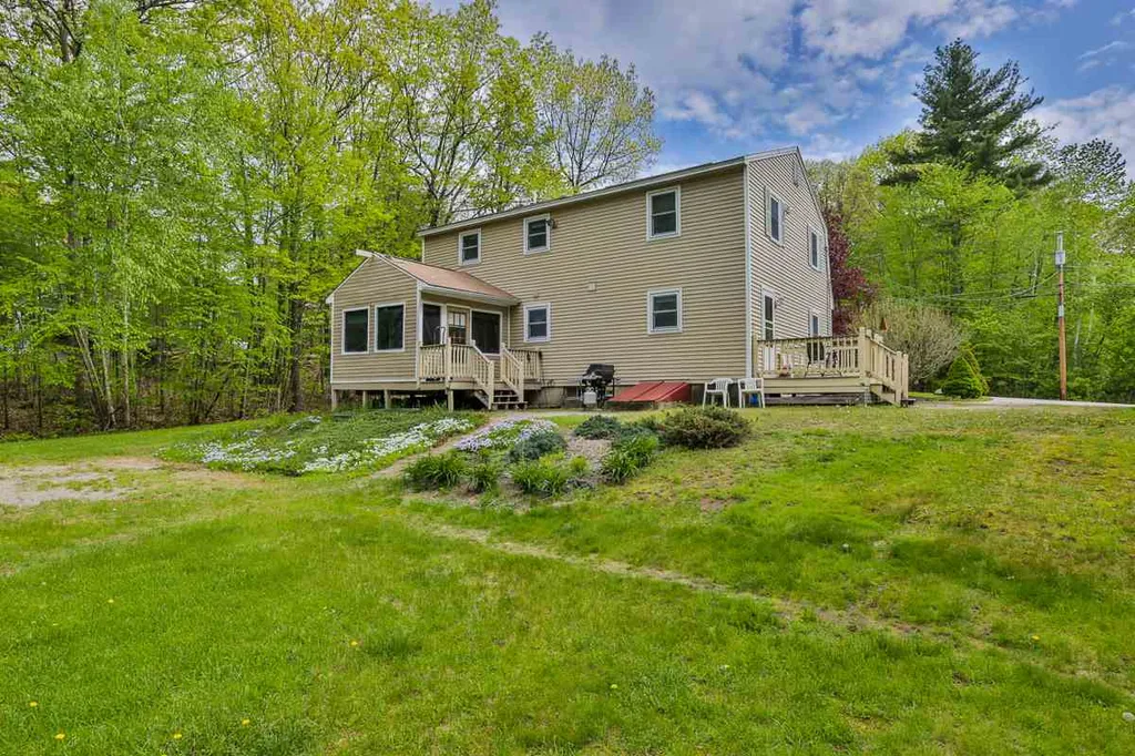 55 Winter Hill Road Goffstown NH 03045