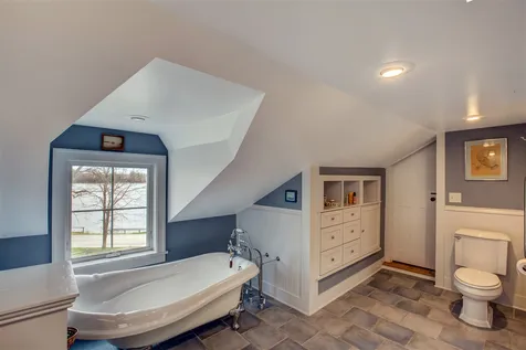 33 East Shore North Road Grand Isle VT 05458-0049