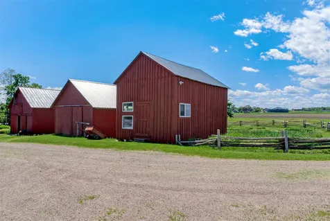 33 East Shore North Road Grand Isle VT 05458-0049