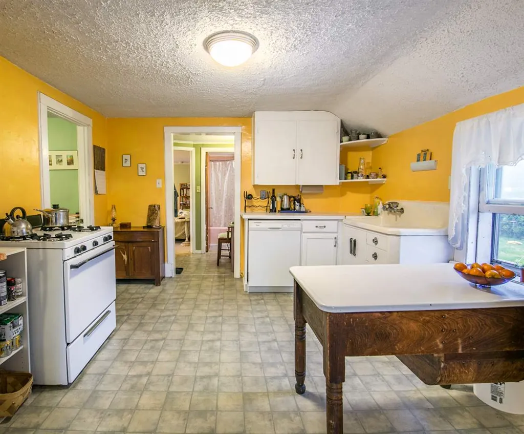 103 Pine Street Winooski VT 05404