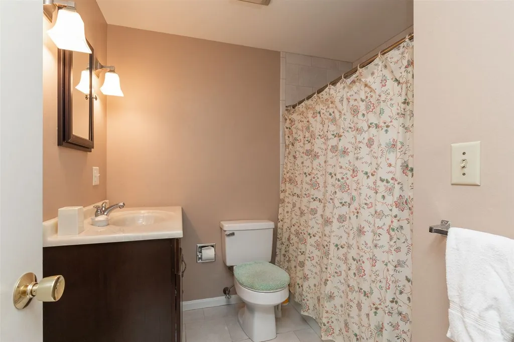 16 Taft Road Portsmouth NH 03801