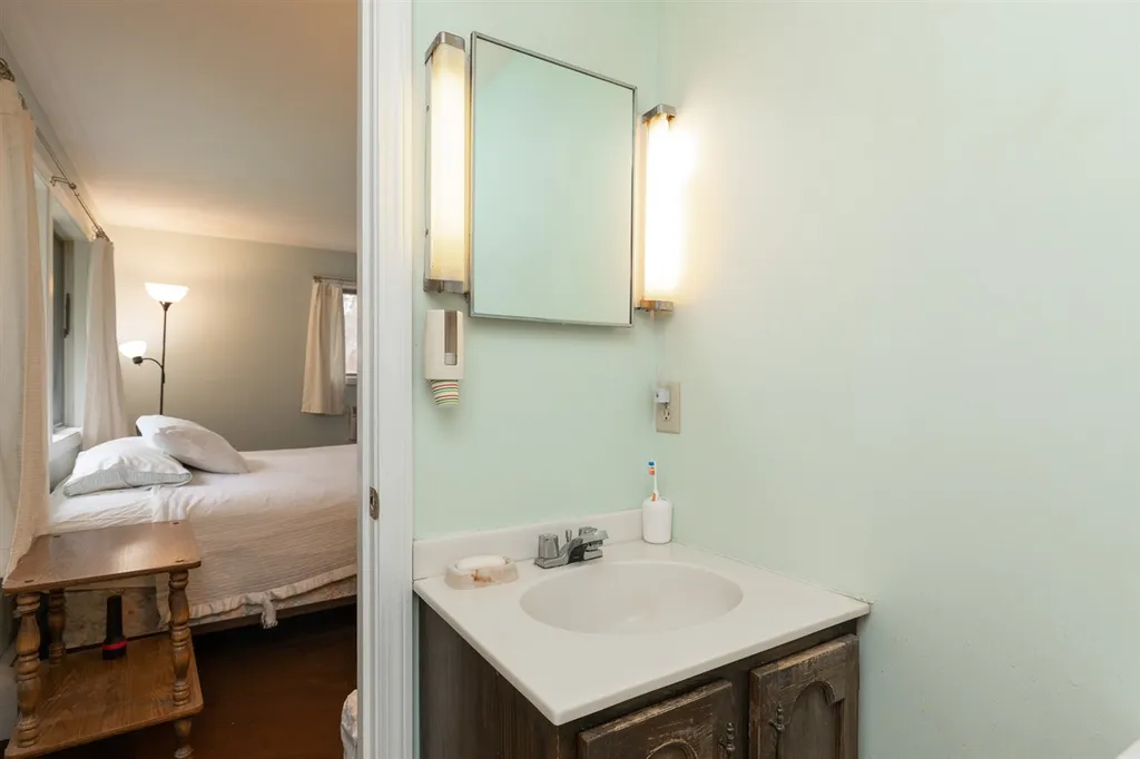 16 Taft Road Portsmouth NH 03801