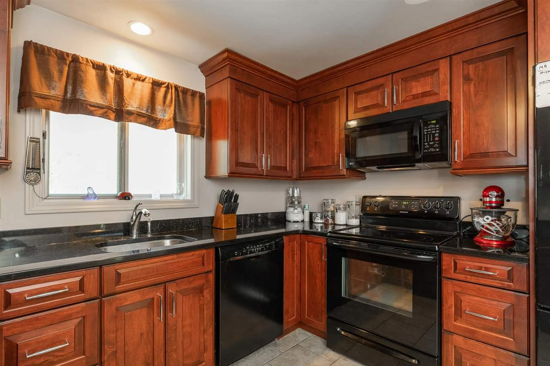 16 Taft Road Portsmouth NH 03801