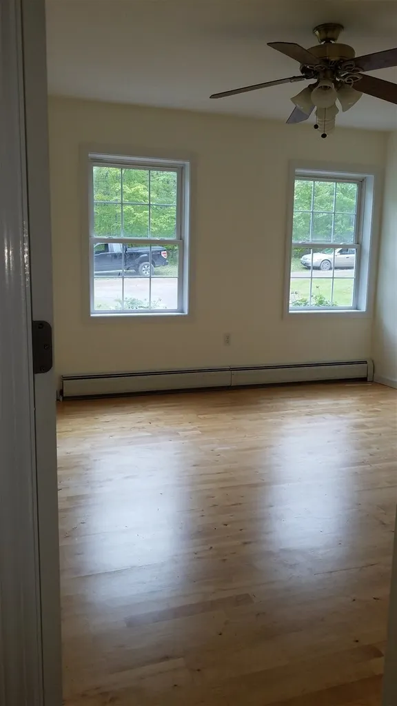 47 Lovers Lane Grand Isle VT 05458-2321