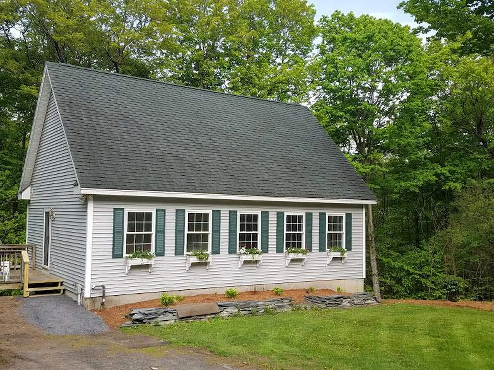 47 Lovers Lane Grand Isle VT 05458-2321