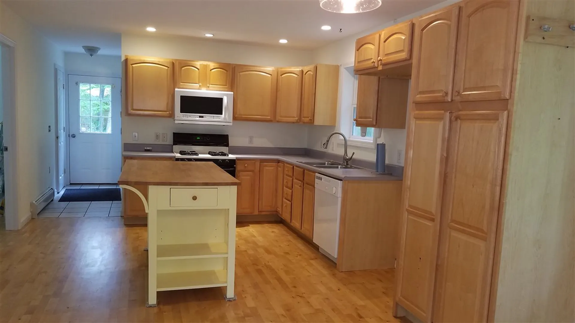 47 Lovers Lane Grand Isle VT 05458-2321