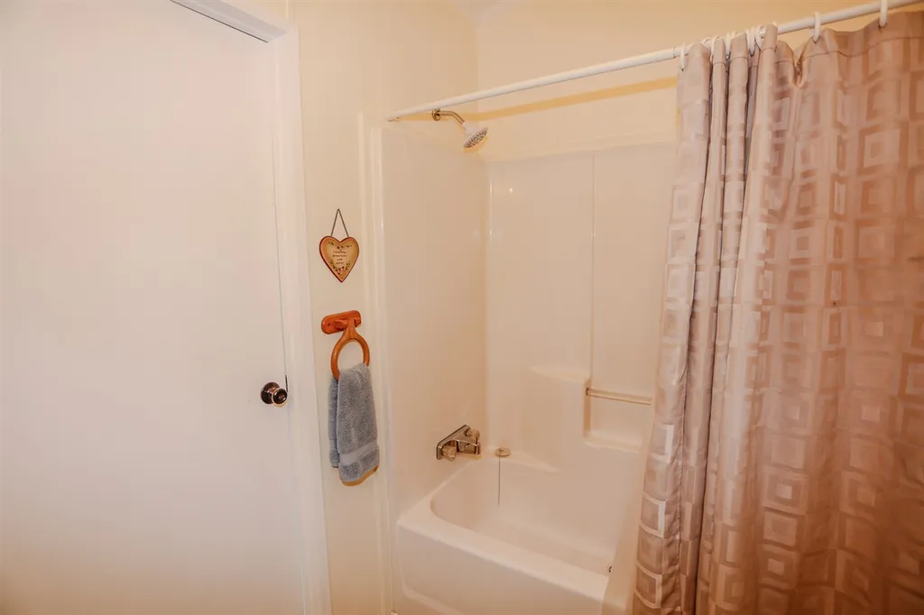 8 Merissa Drive Allenstown NH 03275