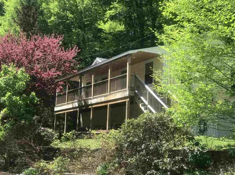 82 Carriage Hill Road Brattleboro VT 05301