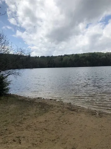 16 Bishops Gate Road Wolfeboro NH 03894