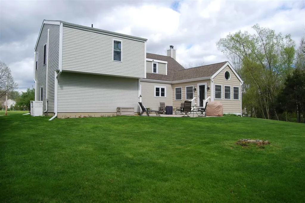 15 Muirfield Road Burlington VT 05408
