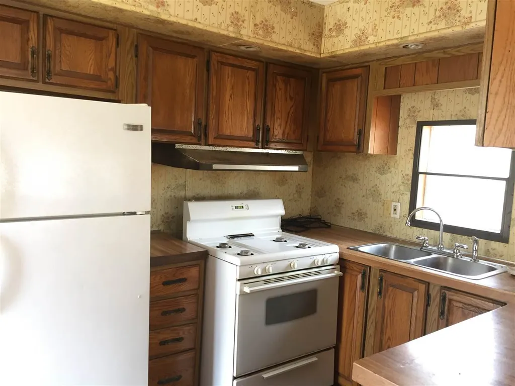 99 Pineland Park Milton NH 03851