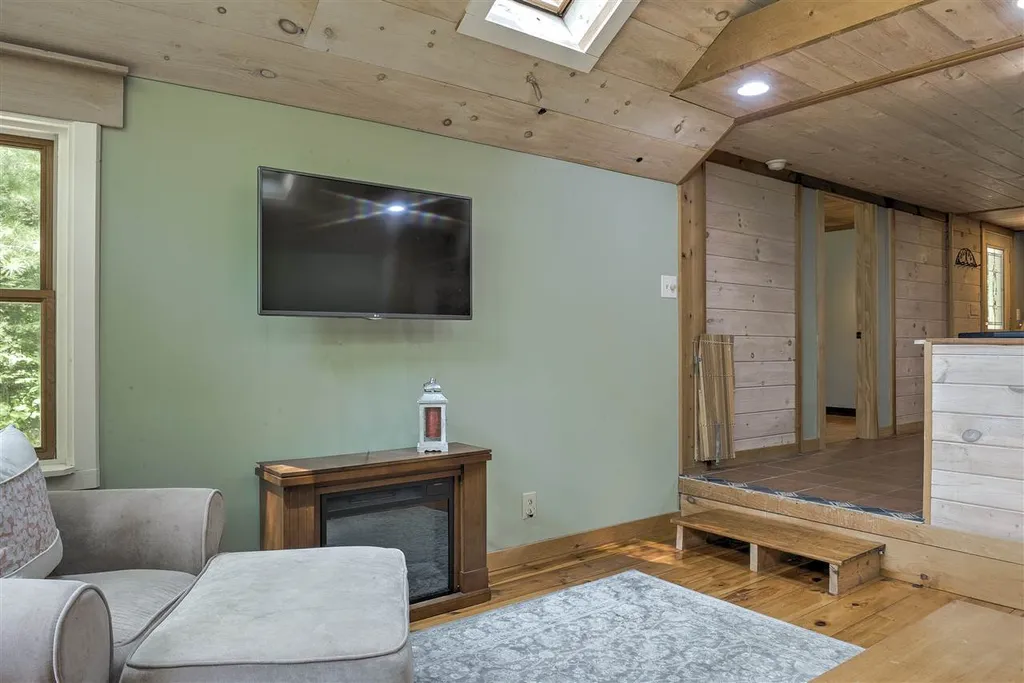 677 Tolman Pond Road Harrisville NH 03450