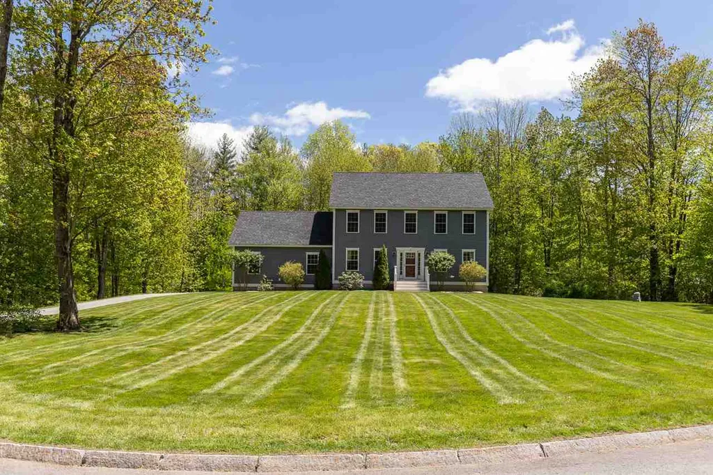 8 Cassie Lane Hampton NH 03842