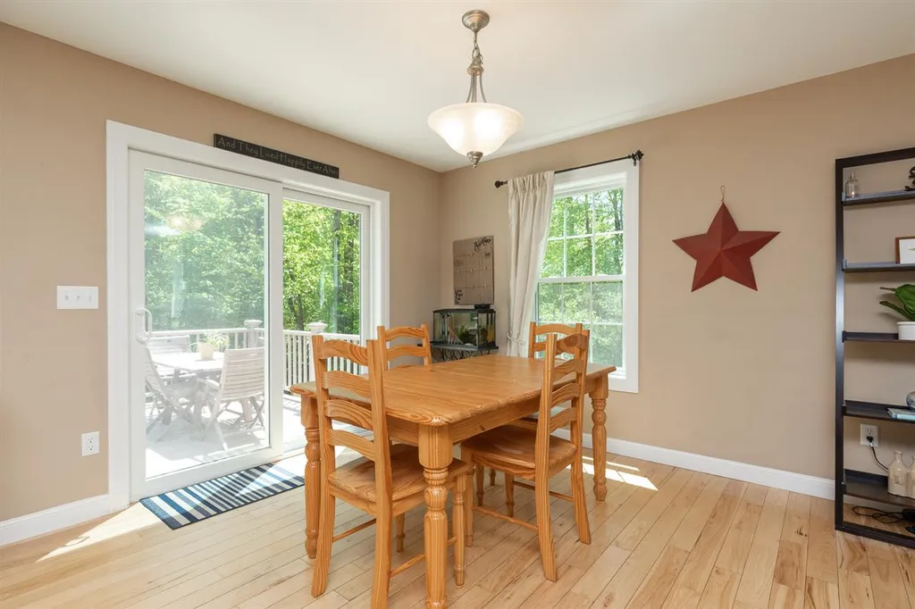 8 Cassie Lane Hampton NH 03842