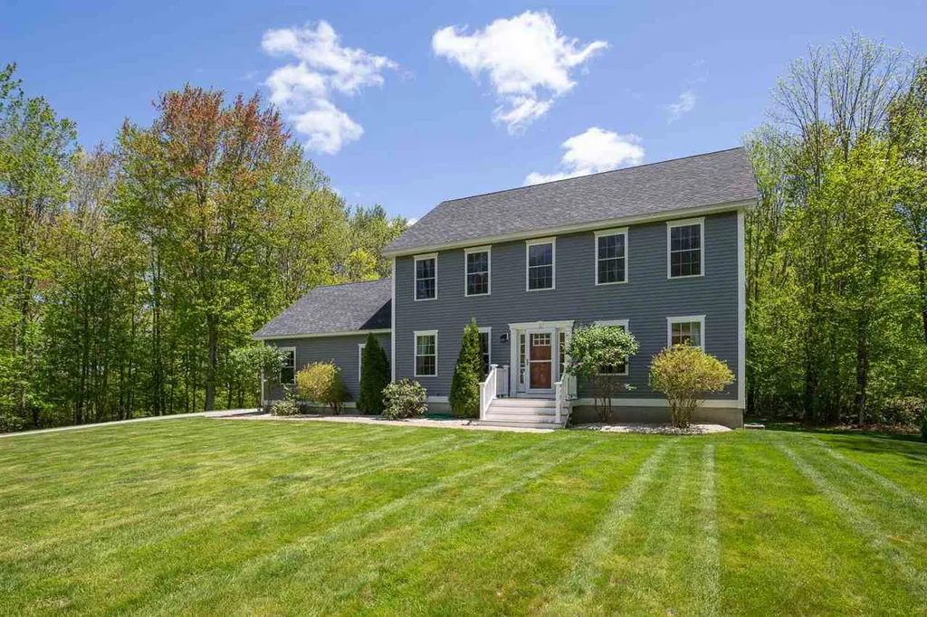 8 Cassie Lane Hampton NH 03842
