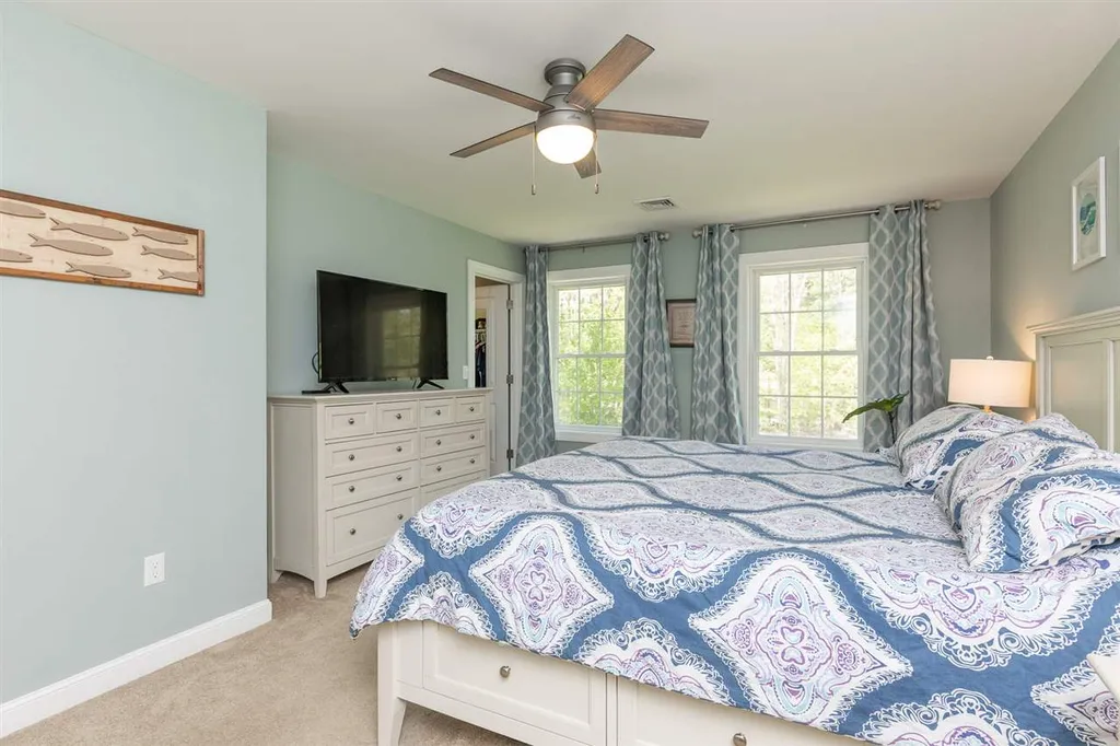 8 Cassie Lane Hampton NH 03842