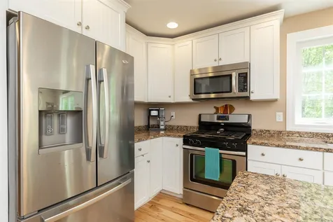 8 Cassie Lane Hampton NH 03842