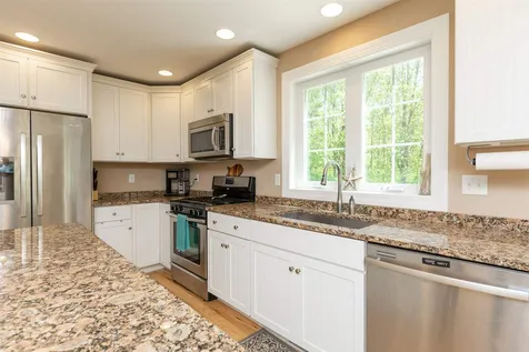 8 Cassie Lane Hampton NH 03842