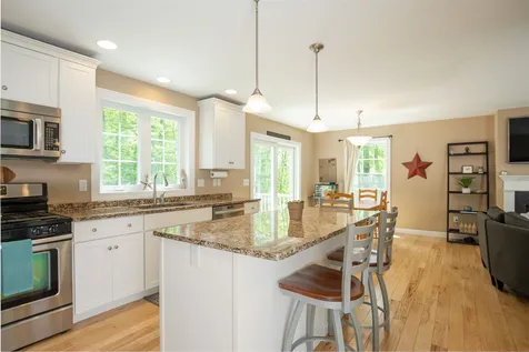 8 Cassie Lane Hampton NH 03842