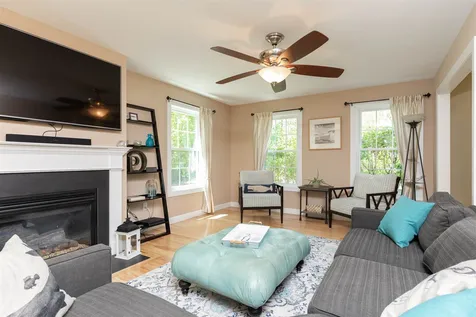 8 Cassie Lane Hampton NH 03842