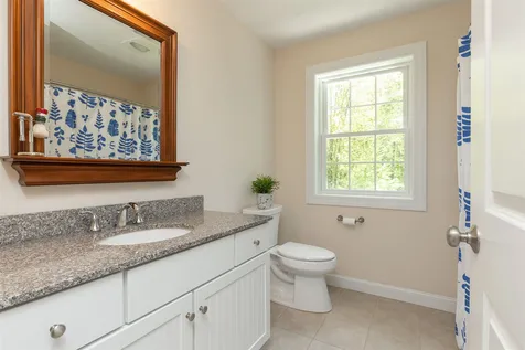 8 Cassie Lane Hampton NH 03842