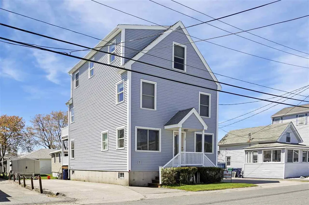 12 Dover Avenue Hampton NH 03842