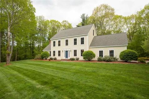 10 Wiggin Way Stratham NH 03885