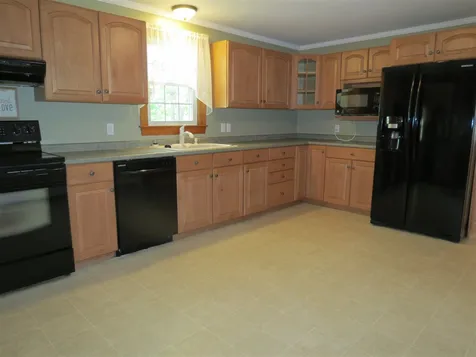 4 Henrietta Street Rochester NH 03867