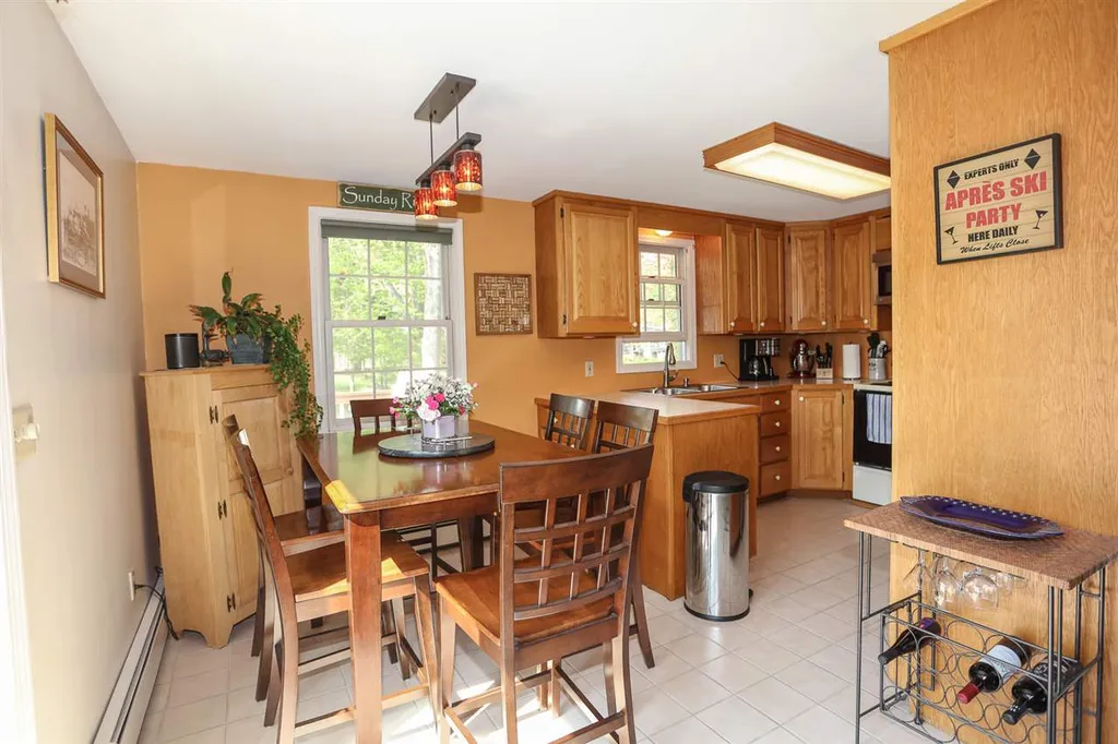 19 Cranbrook Lane Dover NH 03820