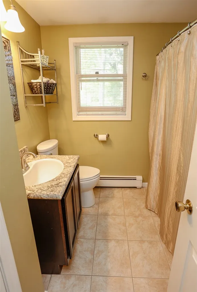 19 Cranbrook Lane Dover NH 03820