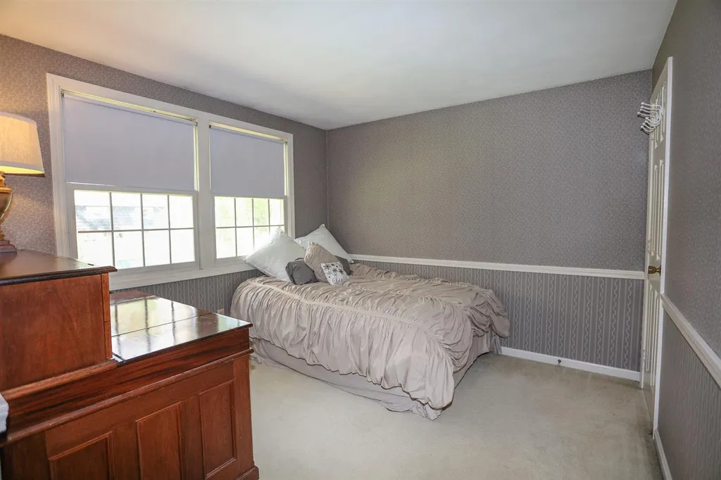 19 Cranbrook Lane Dover NH 03820